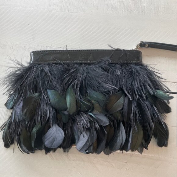 COACH OCCASIONAL FEATHER ZIP CLUTCH #44457 SILVER/BLACK PRE-OWNED - Picture 1 of 11